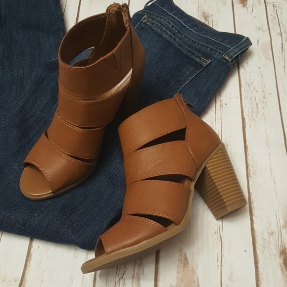 Sonoma Shoes - Tan Open Toe Ankle Booties